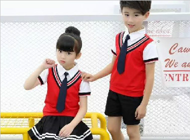 校服
